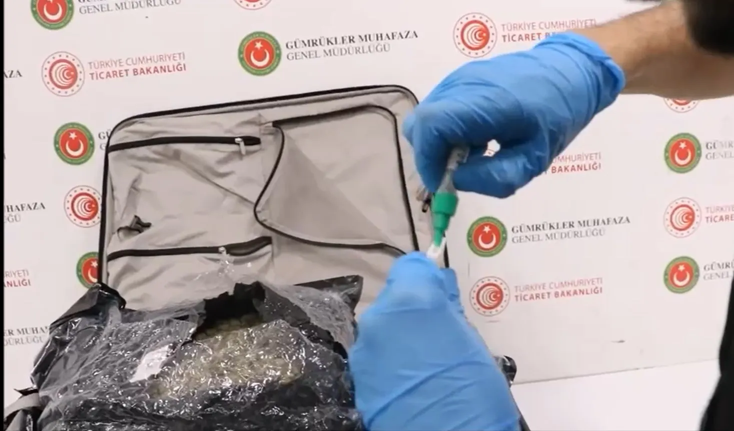 İstanbul Havalimanı'nda valiz dolusu uyuşturucuya operasyon