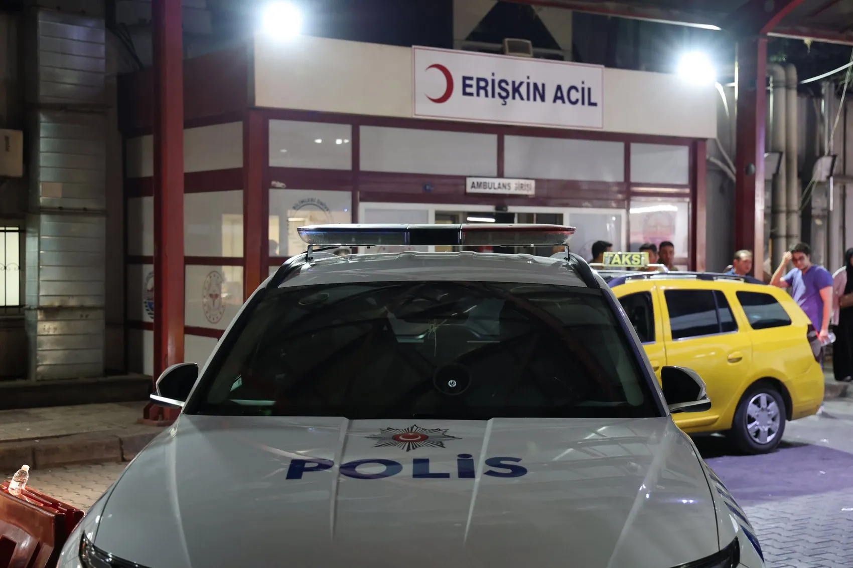 İzmir'de evde bıçaklı kavga Bir kişi ağır yaralı