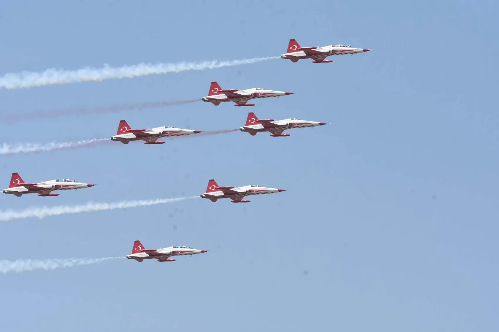 İzmir gökyüzünde havacılık şöleni başladı