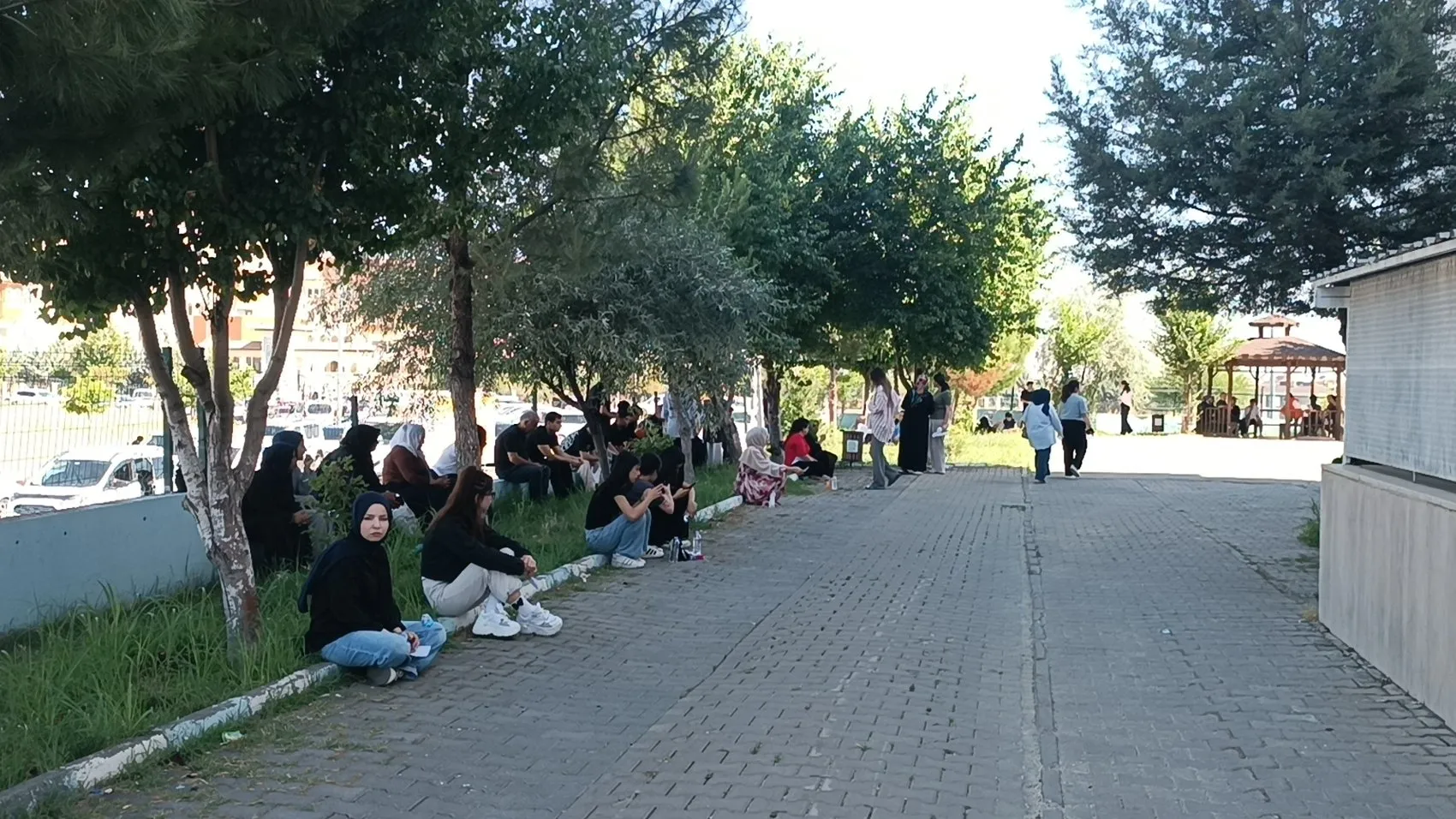 Batman üniversite hayali için sınav merkezlerine akın etti