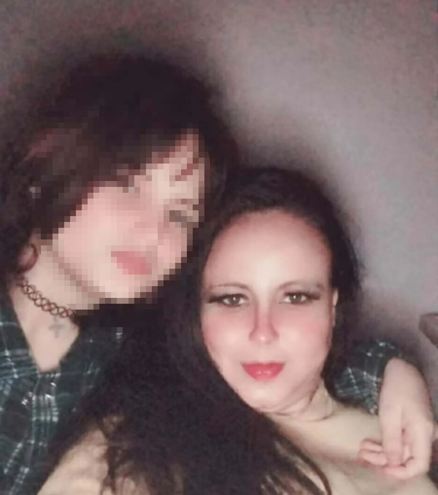 İzmir'de boşandığı eşinin kezzaplı saldırısına uğrayan kadın hayatını kaybetti