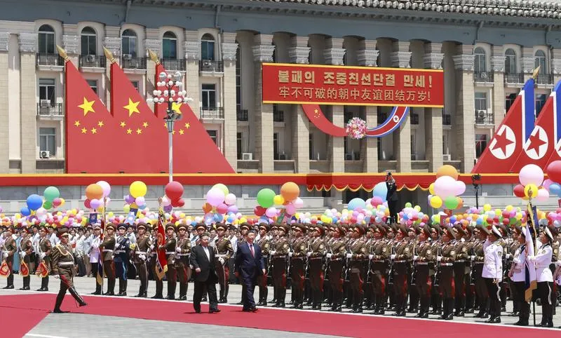 Çin ve Kuzey Kore liderleri Pyongyang’da masaya oturdu