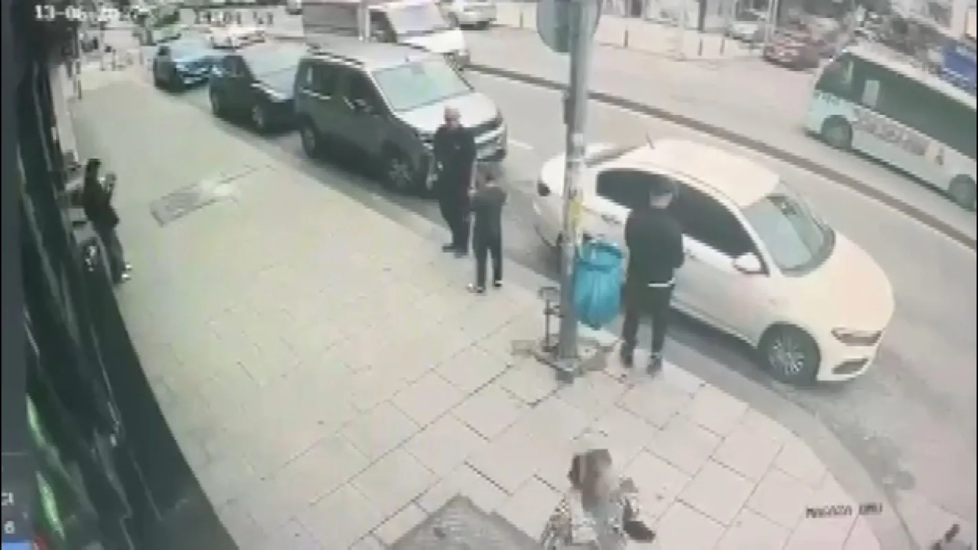 İBB yöneticisinin aracına takip cihazı yerleştirildiği anlar kamerada