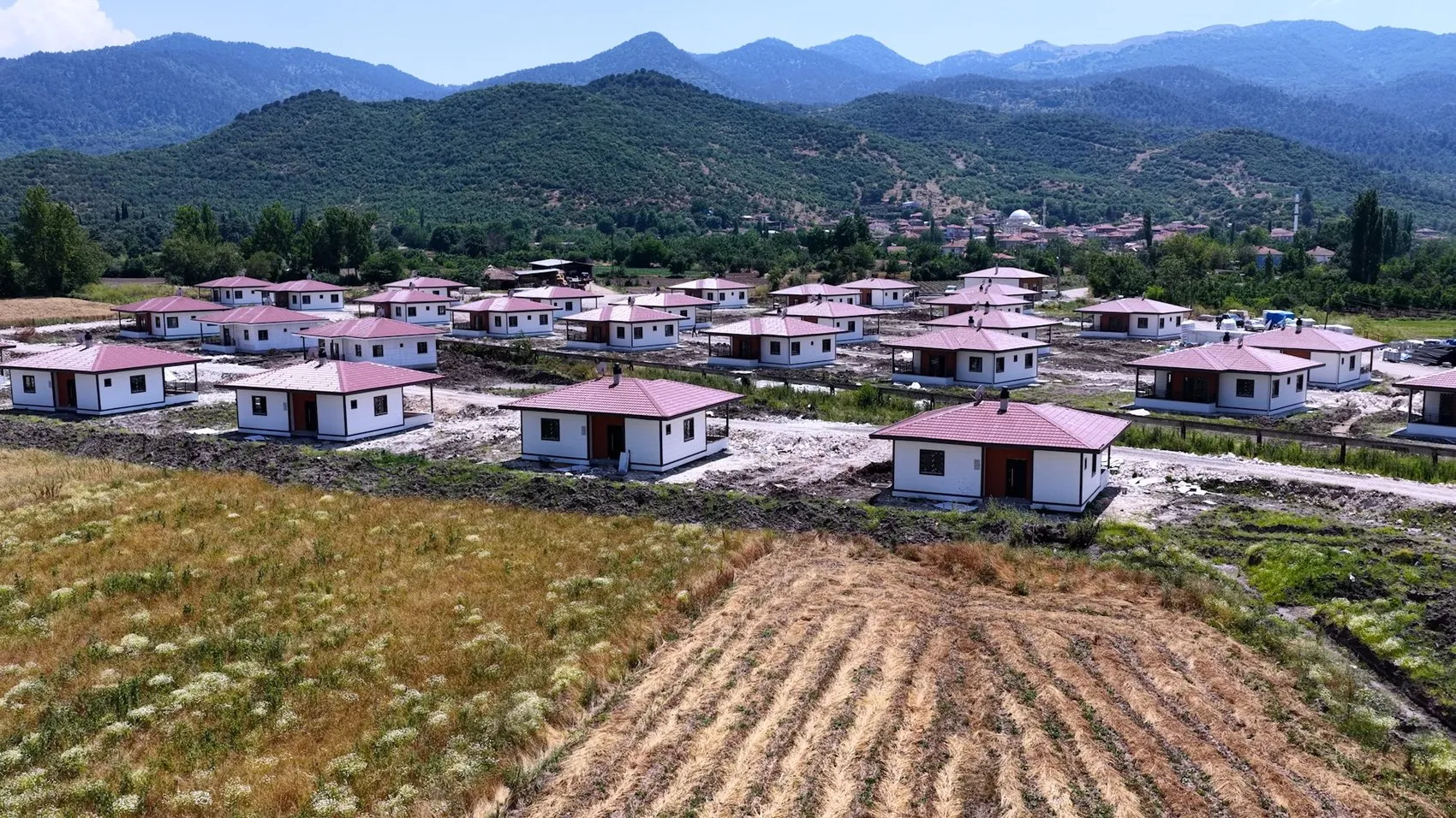 Balıkesir Sındırgı depremzedeleri yeni evlerine kavuşuyor