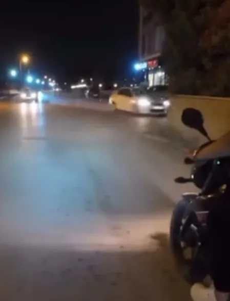 Arsuz’da otomobilin duvara çarptığı o anlar kameraya yansıdı