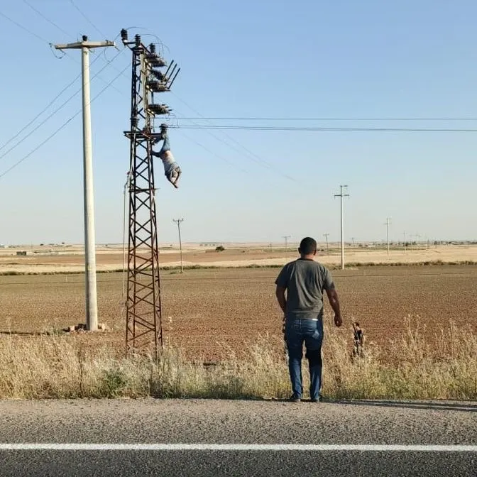 Şanlıurfa'da elektrik direğinde korku dolu anlar