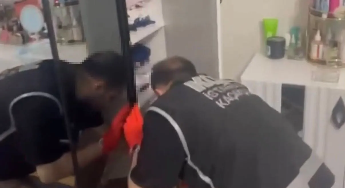 Hasarlı araçları sağlam gösterip kredi çeken çeteye operasyon