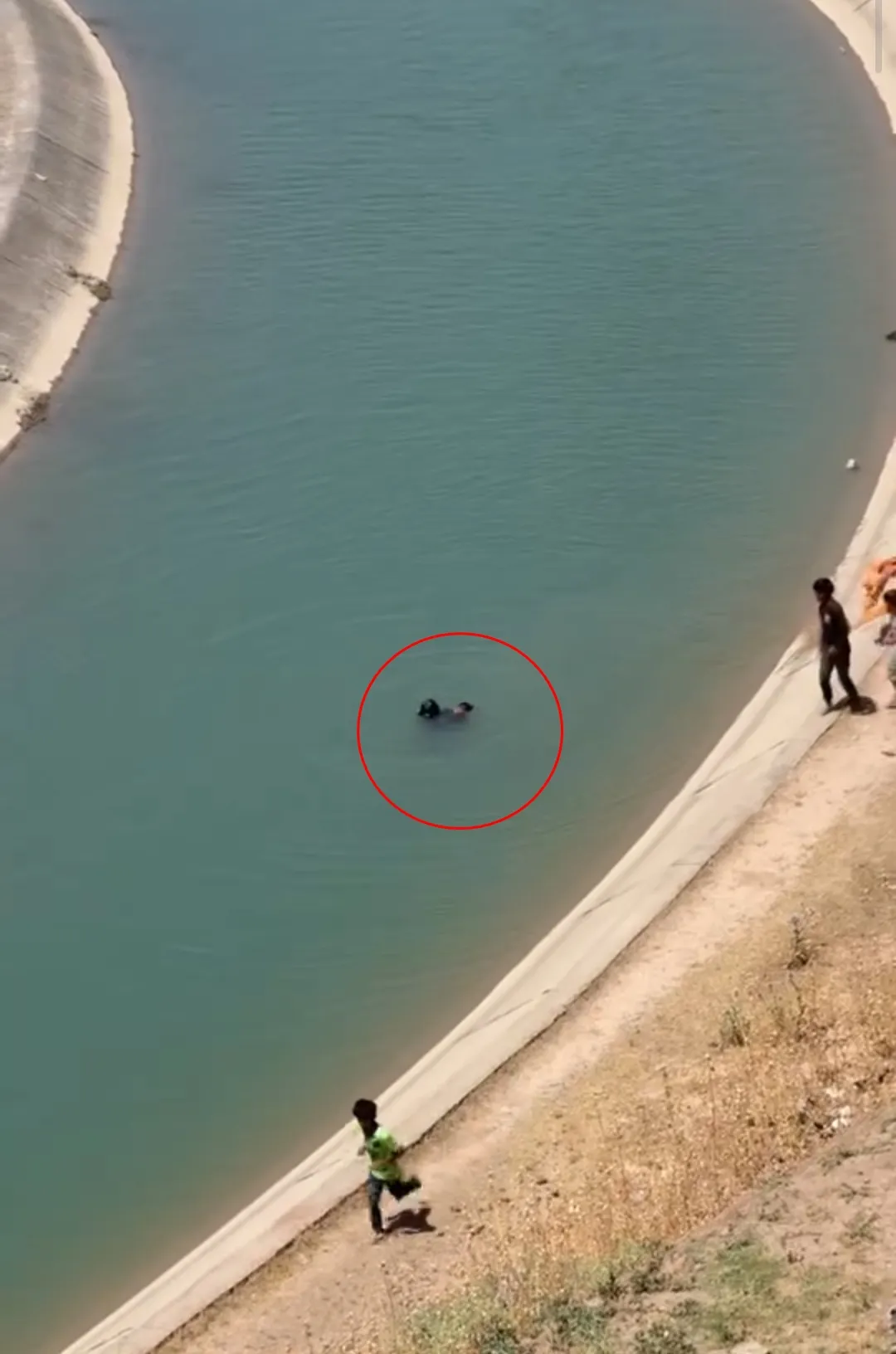 Batman'da sulama kanalında ölümden döndüler