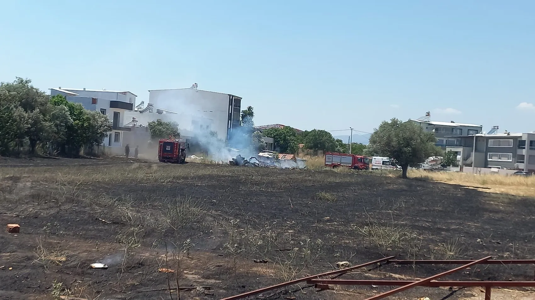 Manisa’da ot yangını kavgası Komşular birbirine girdi