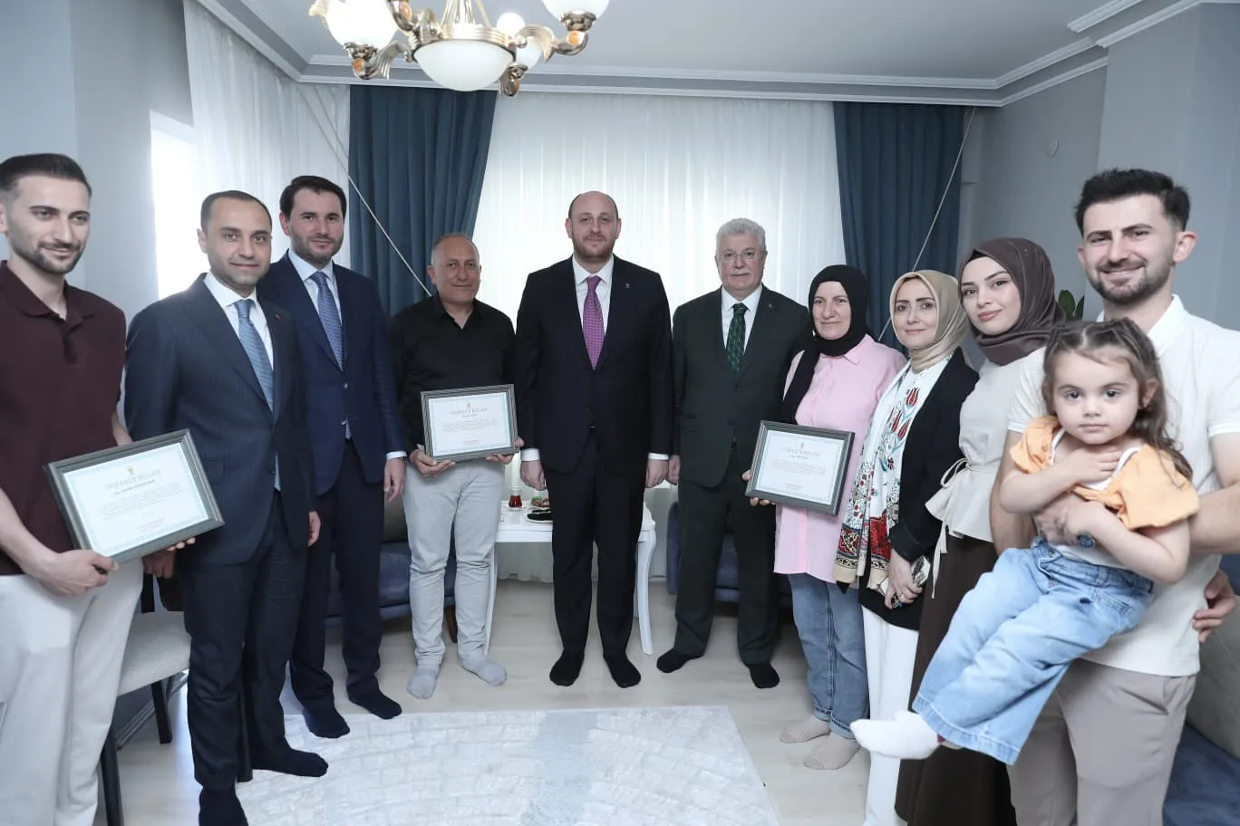 AK Parti 11 milyon üyesine Erdoğan imzalı teşekkür belgesi gönderiyor