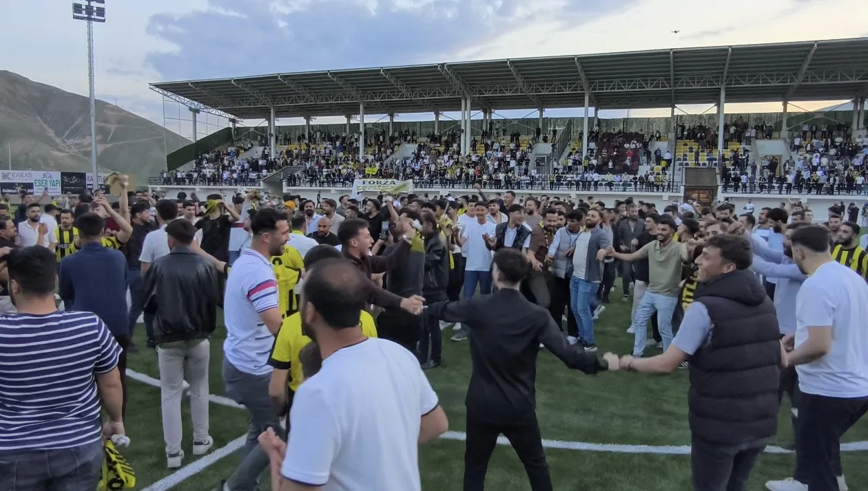 Bitlis Spor 1916 uzatmalarda gelen gollerle finale adını yazdı