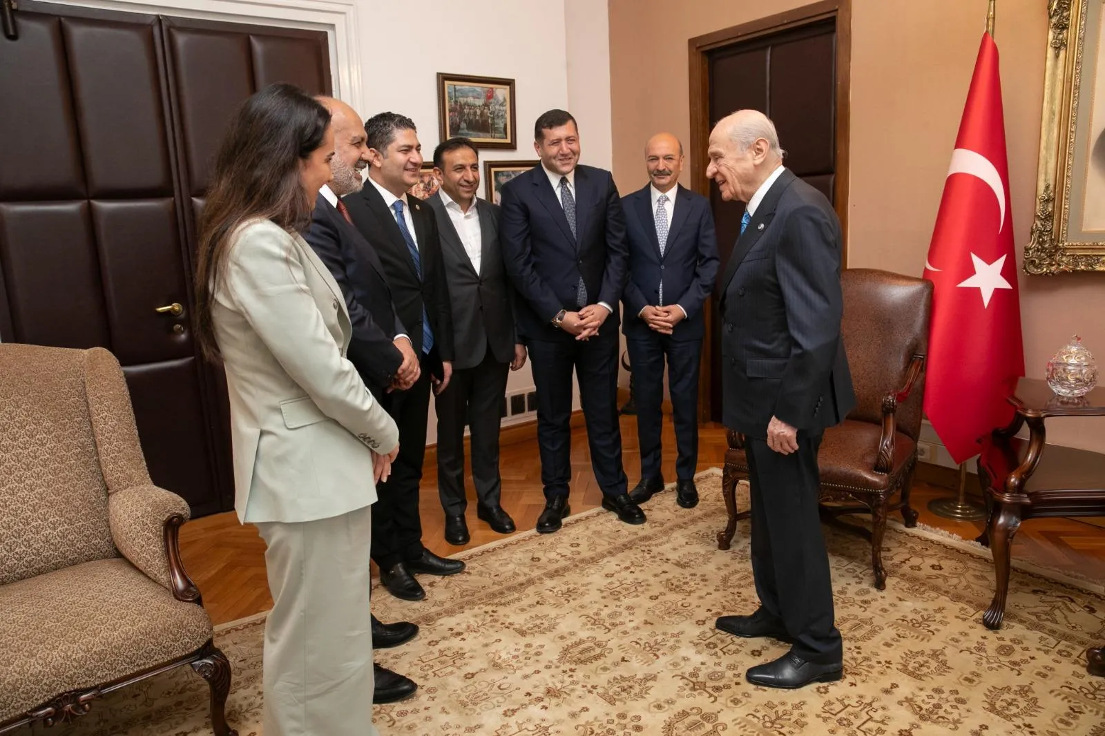 Kayserispor yönetimi Ankara’da Devlet Bahçeli ile bir araya geldi