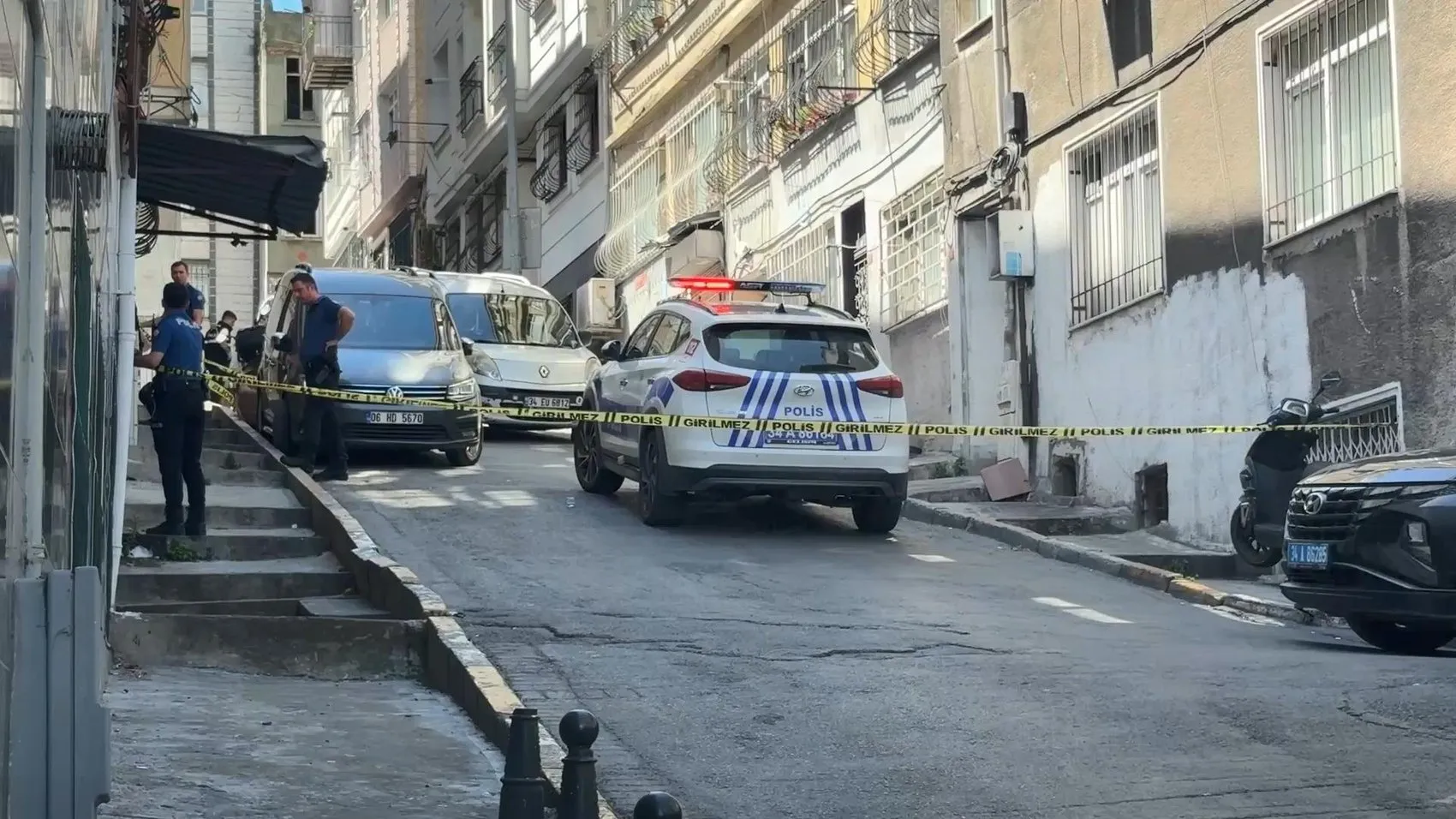 Beyoğlu’nda kıskançlık kavgası kanlı bitti
