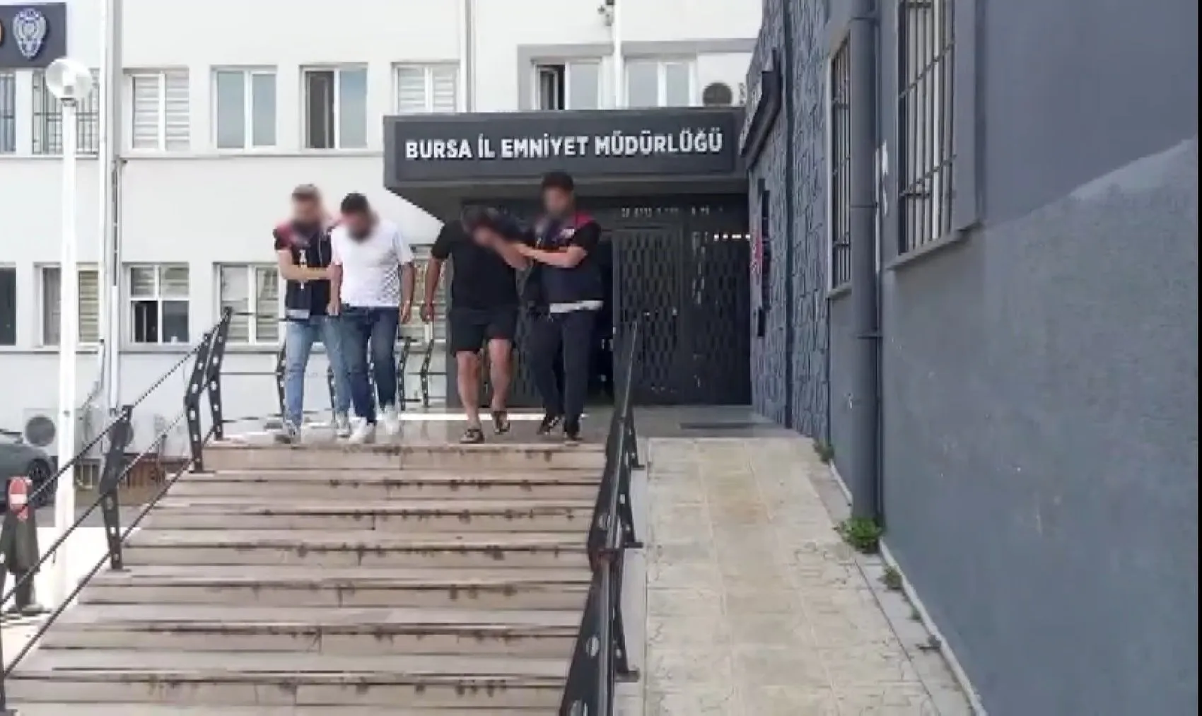Bursa’da telefon dolandırıcılarına İstanbul operasyonu