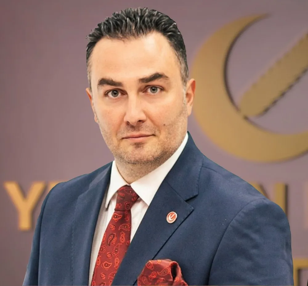 Giresun'da kavşak kazası kamerada Yeniden Refahlı yönetici dahil 4 yaralı