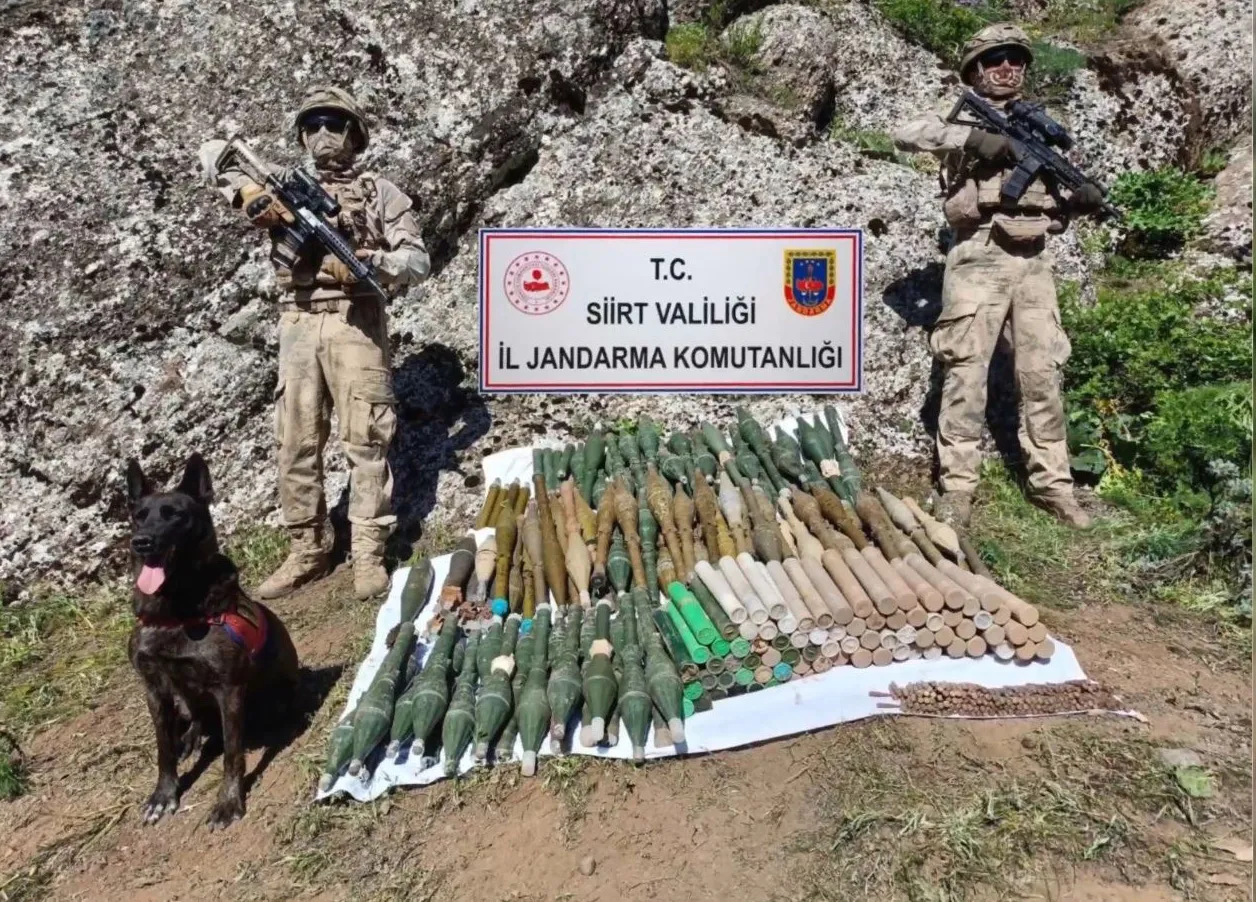 Jandarma 8 ilde terör örgütünün yaşam alanlarını temizledi