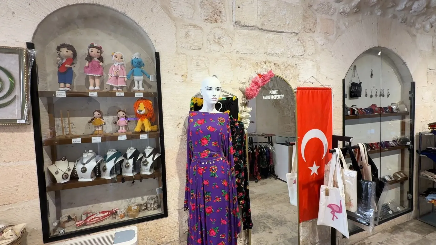 Midyatlı kadınlar tarihi konakta ekonomiye can veriyor