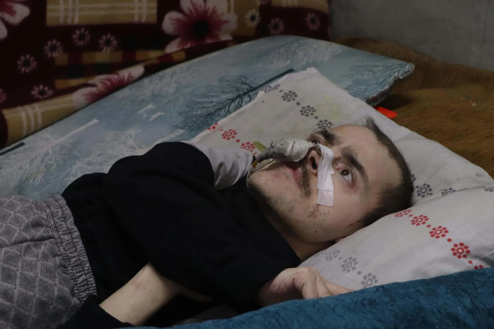 Manisalı baba 40 yıldır tek başına engelli oğluna bakıyor