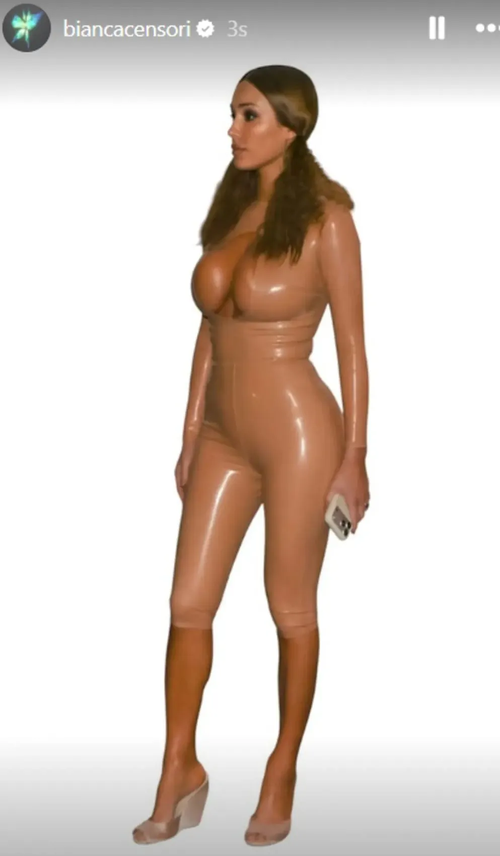 Kanye West’in eşi Bianca Censori den yine cesur seçim! 1