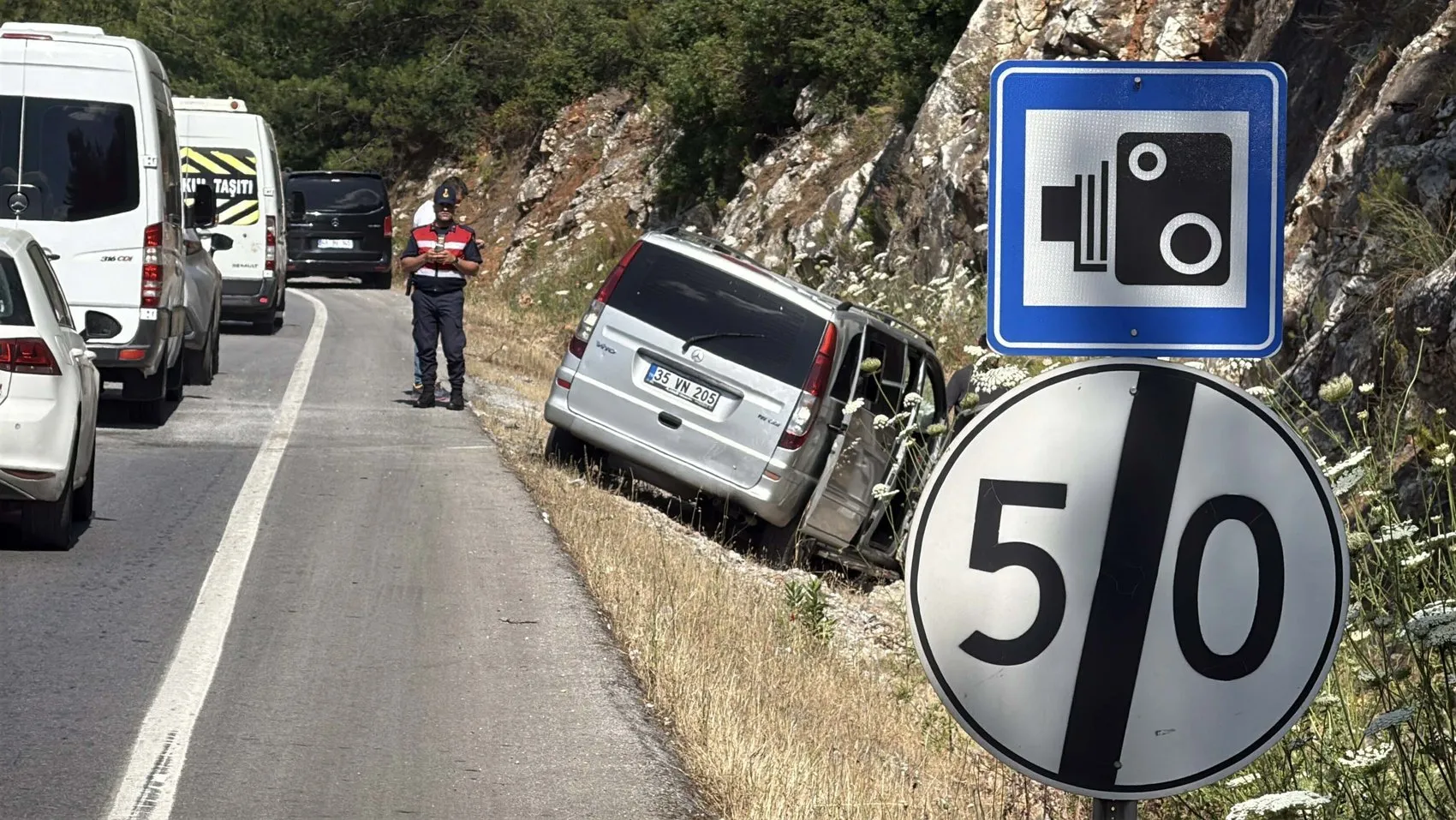 Bodrum yolunda hatalı manevra altı kişiyi hastanelik etti