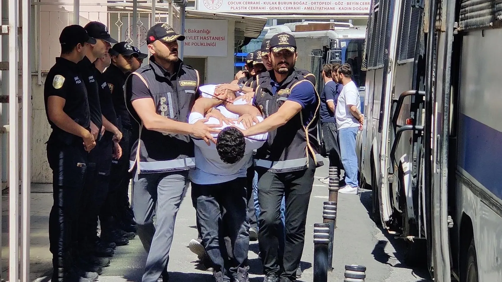 Barış Boyun çetesine büyük darbe 33 kişi cezaevine gönderildi