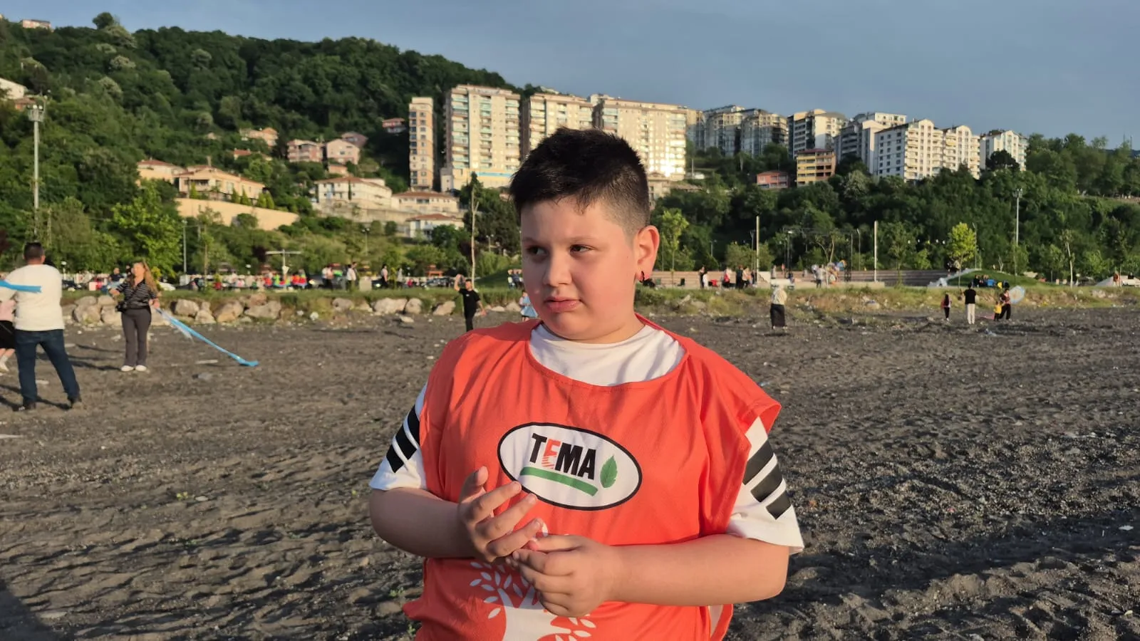 Zonguldak sahiline umut uçurtmalarıyla mesaj gönderdiler