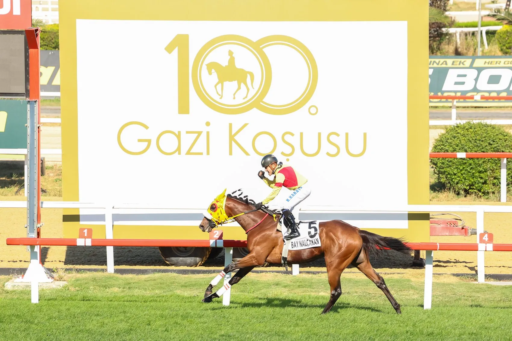 100’üncü Gazi Koşusu’nda tarihi zafer Bay Nalçakan’ın oldu