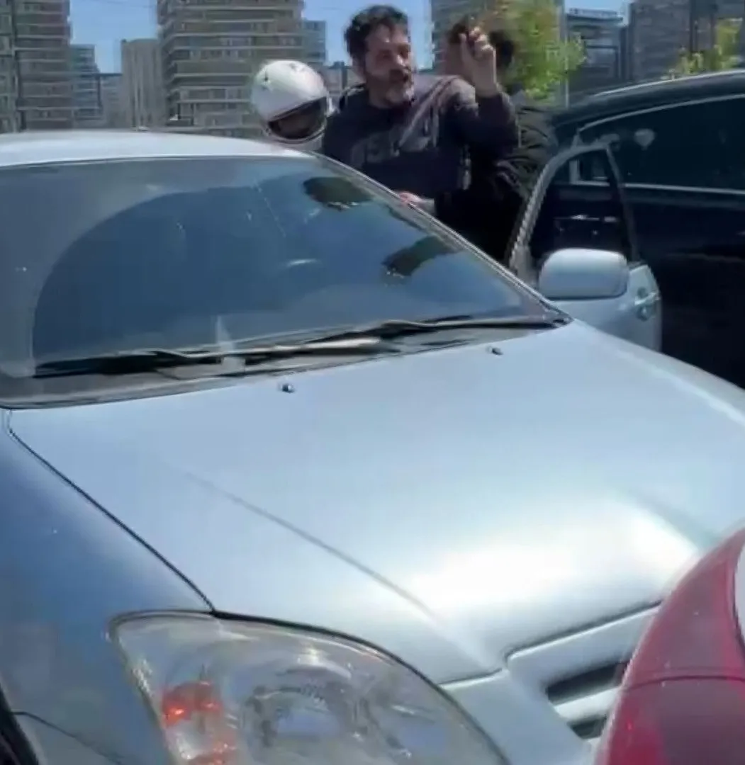 Trafikte çakarlı kavga iki sürücüye de ağır fatura çıkardı