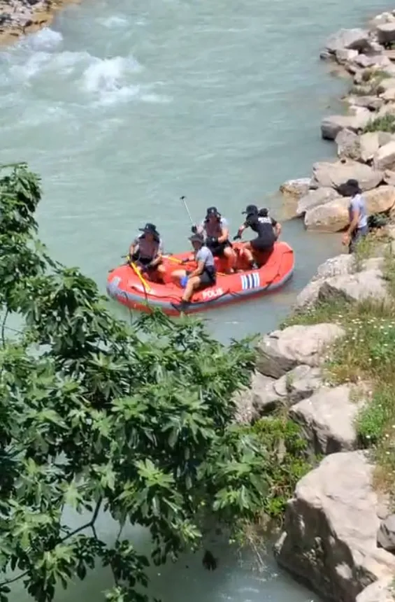 Adana'da piknik faciası Genç adam çay sularında kayboldu