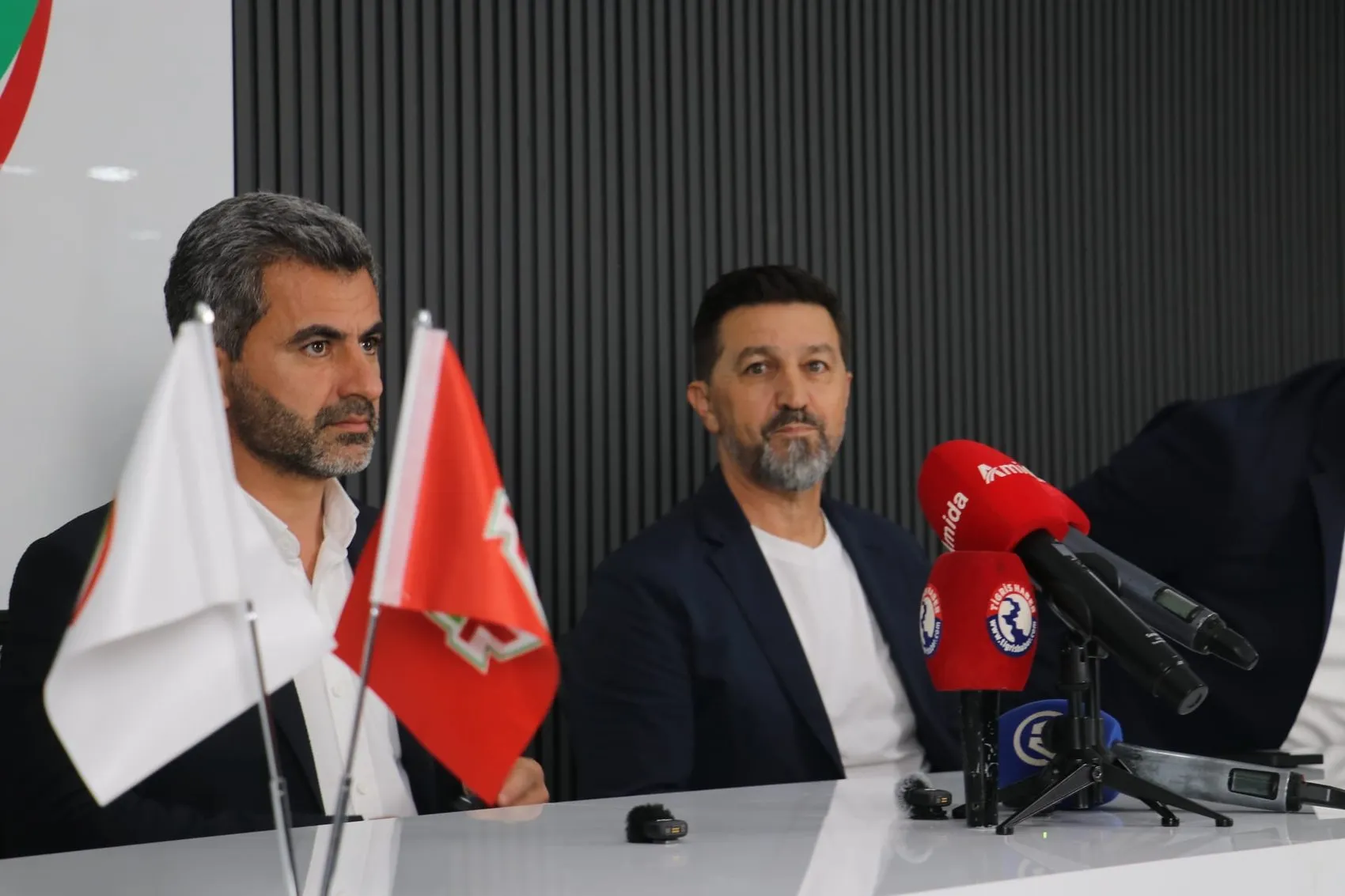 Amedspor rotayı Besnik Hasi’ye kırdı