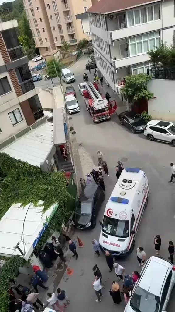 Çekmeköy'de site bahçesinde iki kişinin cansız bedeni bulundu