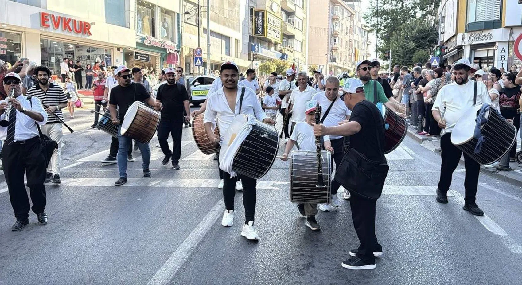 Tekirdağ'da kiraz mevsimi şölenle açıldı