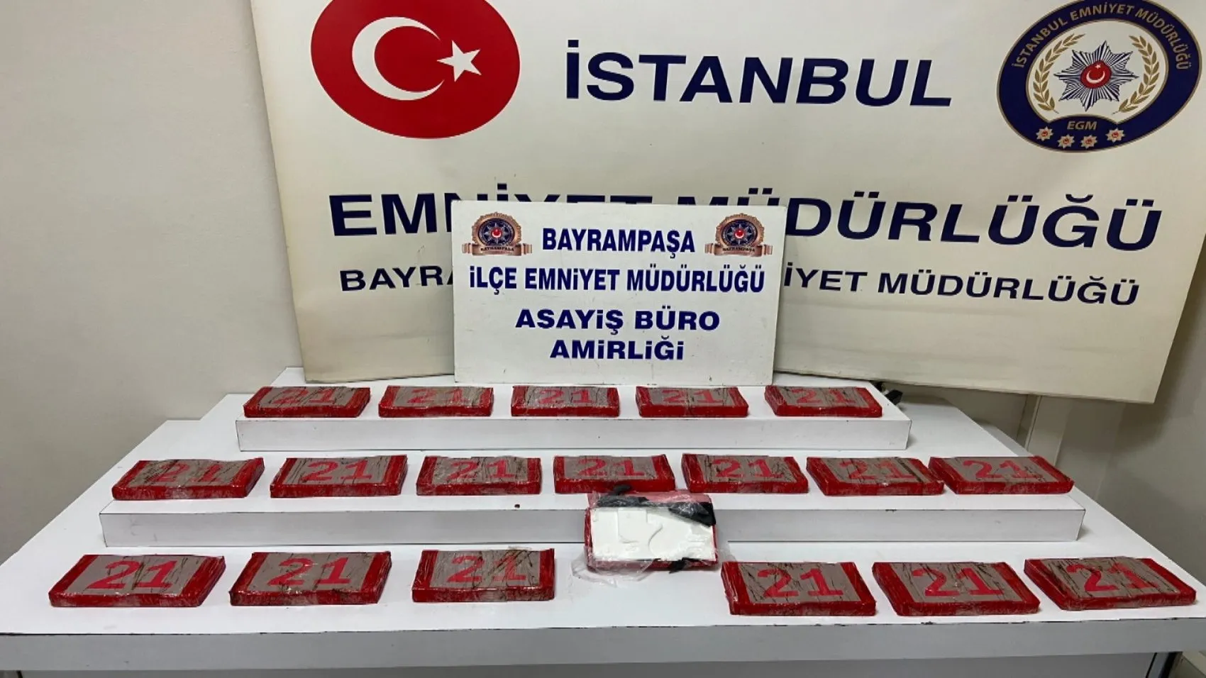Bayrampaşa'da bir araçta 20 kilo kokain bulundu