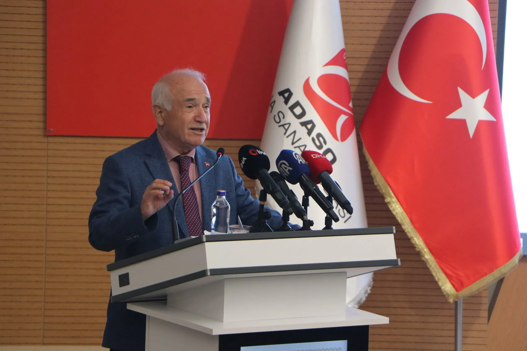 Cemil Çiçek'ten hukuk sistemi için öz eleştiri