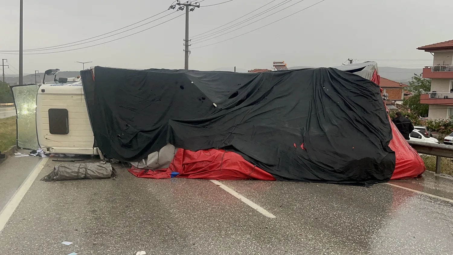 Manisa Kula'da tiner yüklü TIR faciası 2 kişi hayatını kaybetti