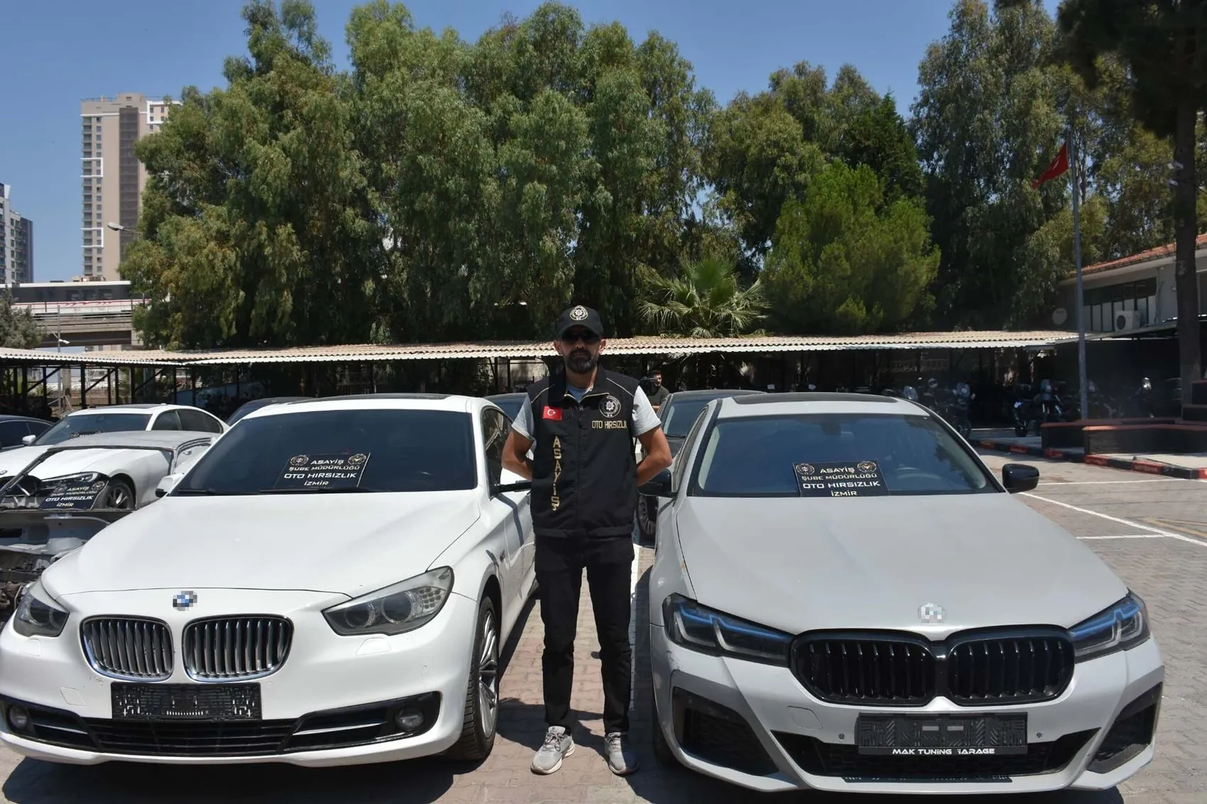 Hasarlı araçları lüks otomobillere dönüştüren şebekeye operasyon