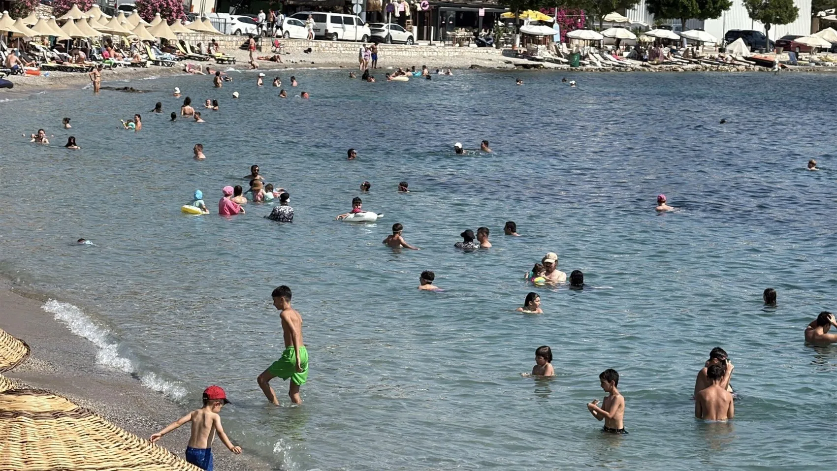 Bodrum plajlarında yaz yoğunluğu başladı