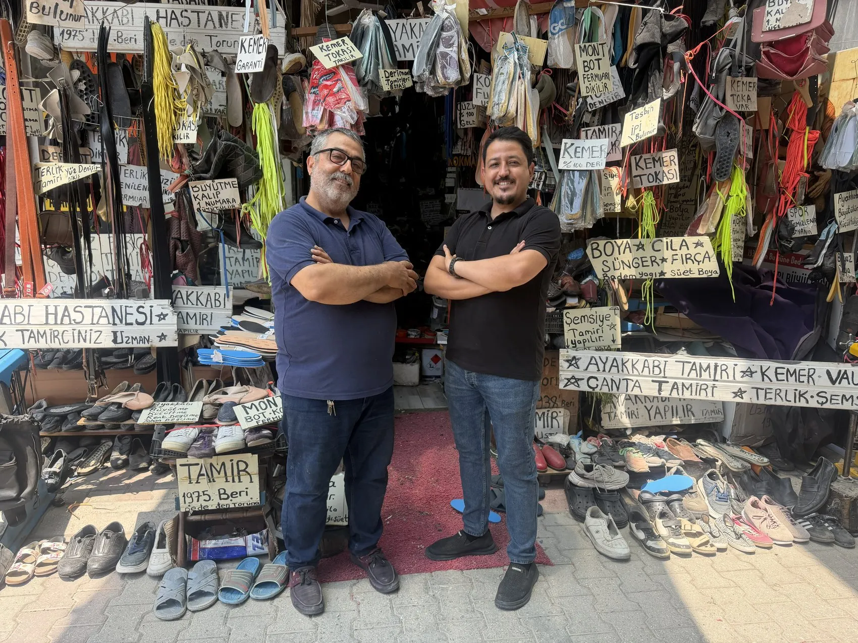 Osmaniyeli Aile 88 Yıldır Ayakkabı Tamir Ederek Geçiniyor