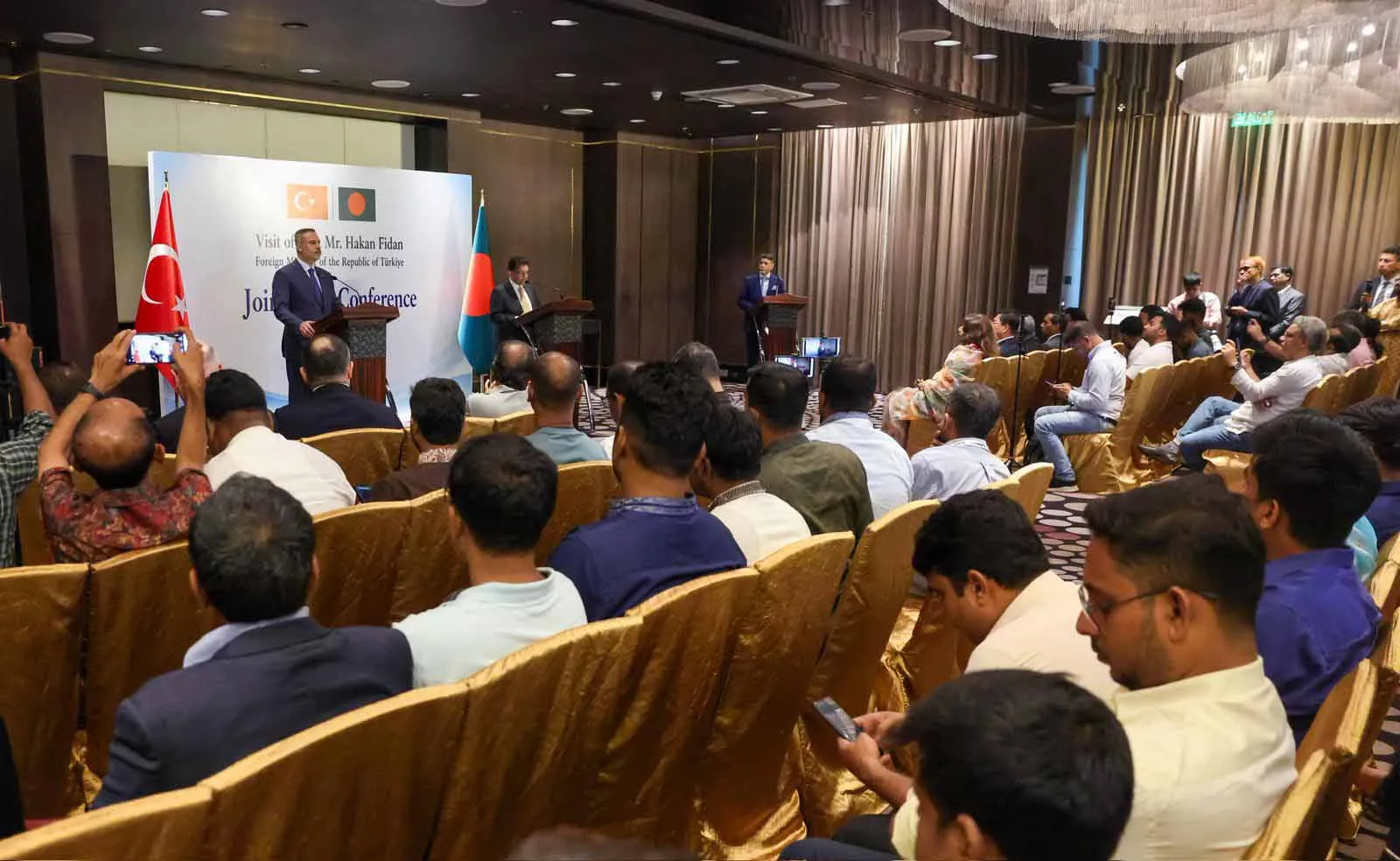 Hakan Fidan'dan Bangladeş'te İsrail'e sert tepki