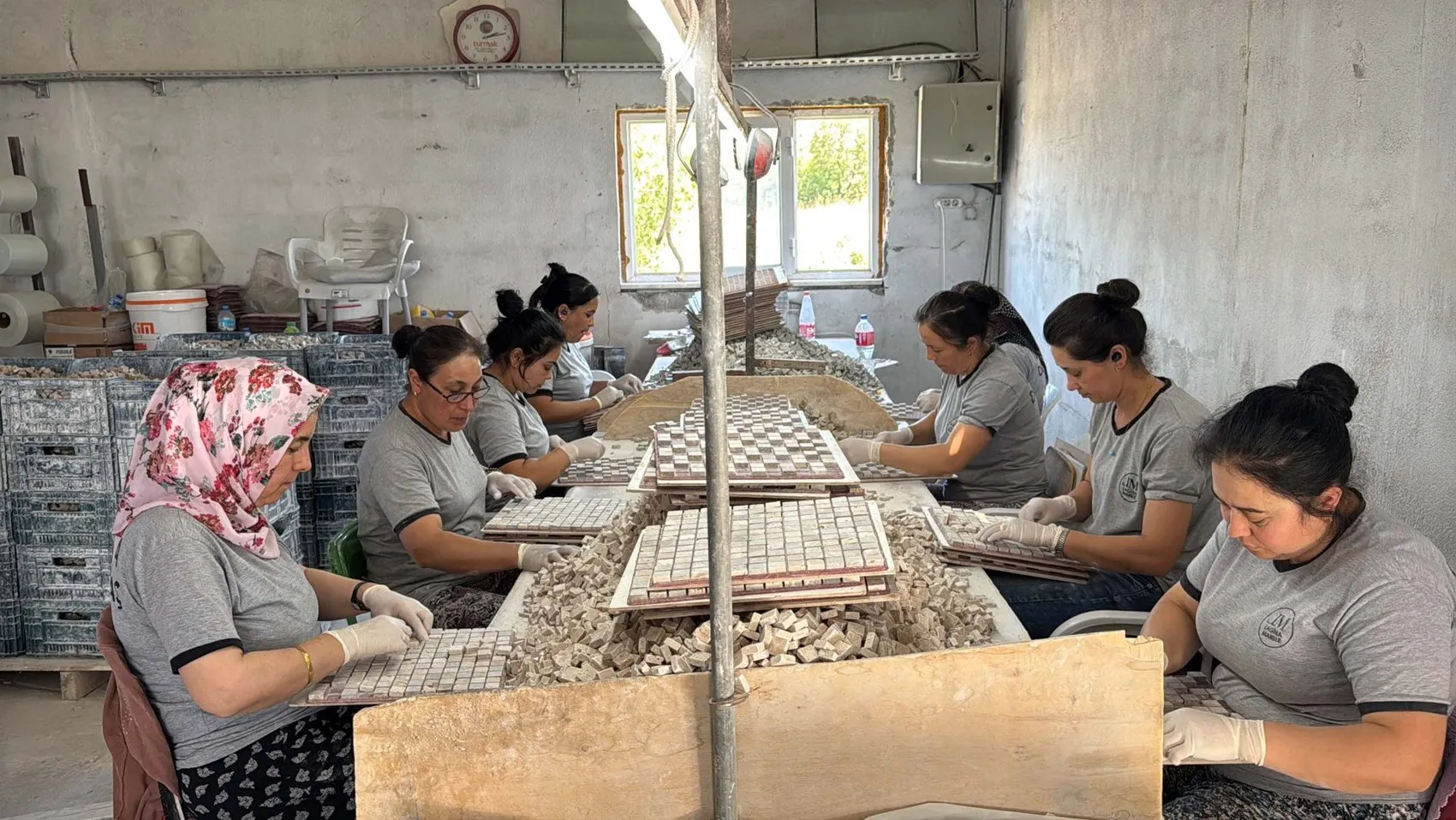 Muğlalı kadınlar mermer atıklarını altına çeviriyor