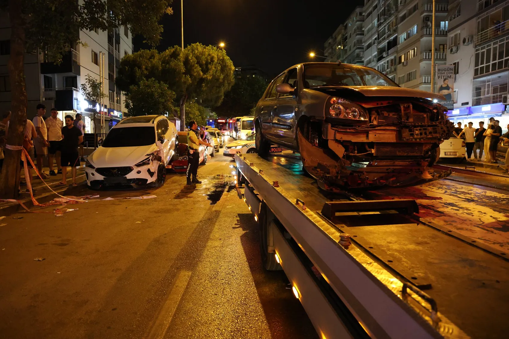 İzmir'de direksiyon başında kalp krizi geçiren sürücü hayatını kaybetti