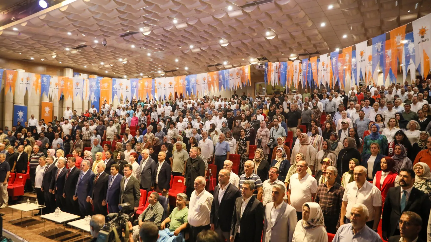 Hayati Yazıcı AK Parti rotasını rüzgara göre belirlemez