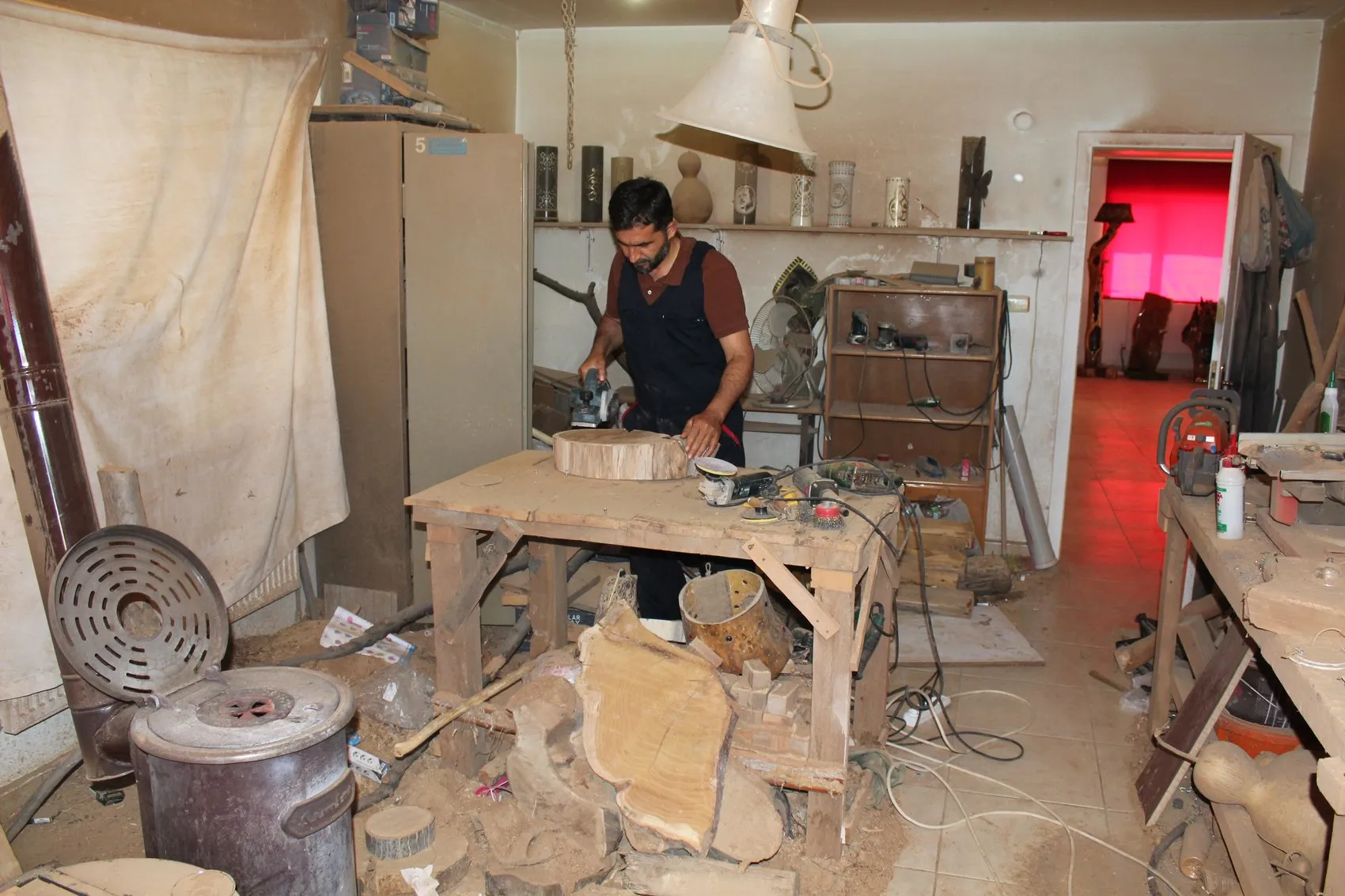 İmamın atölyesinden çıkan odun sanatı