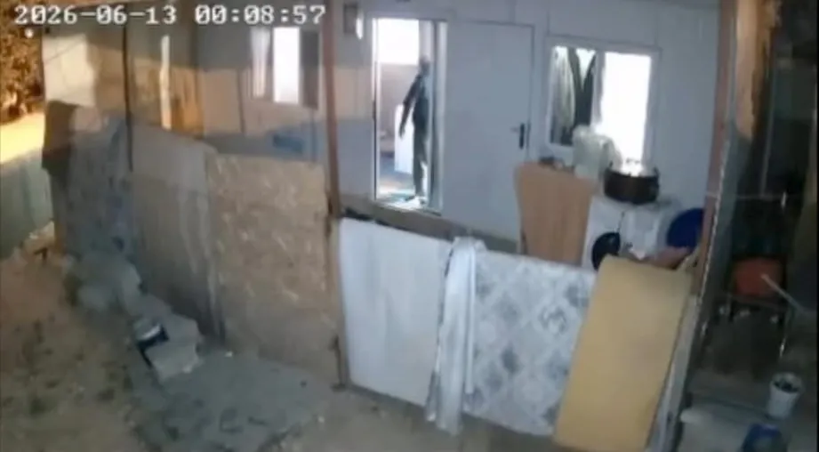 Nurdağı’nda gece yarısı yaşanan deprem kameraya yansıdı