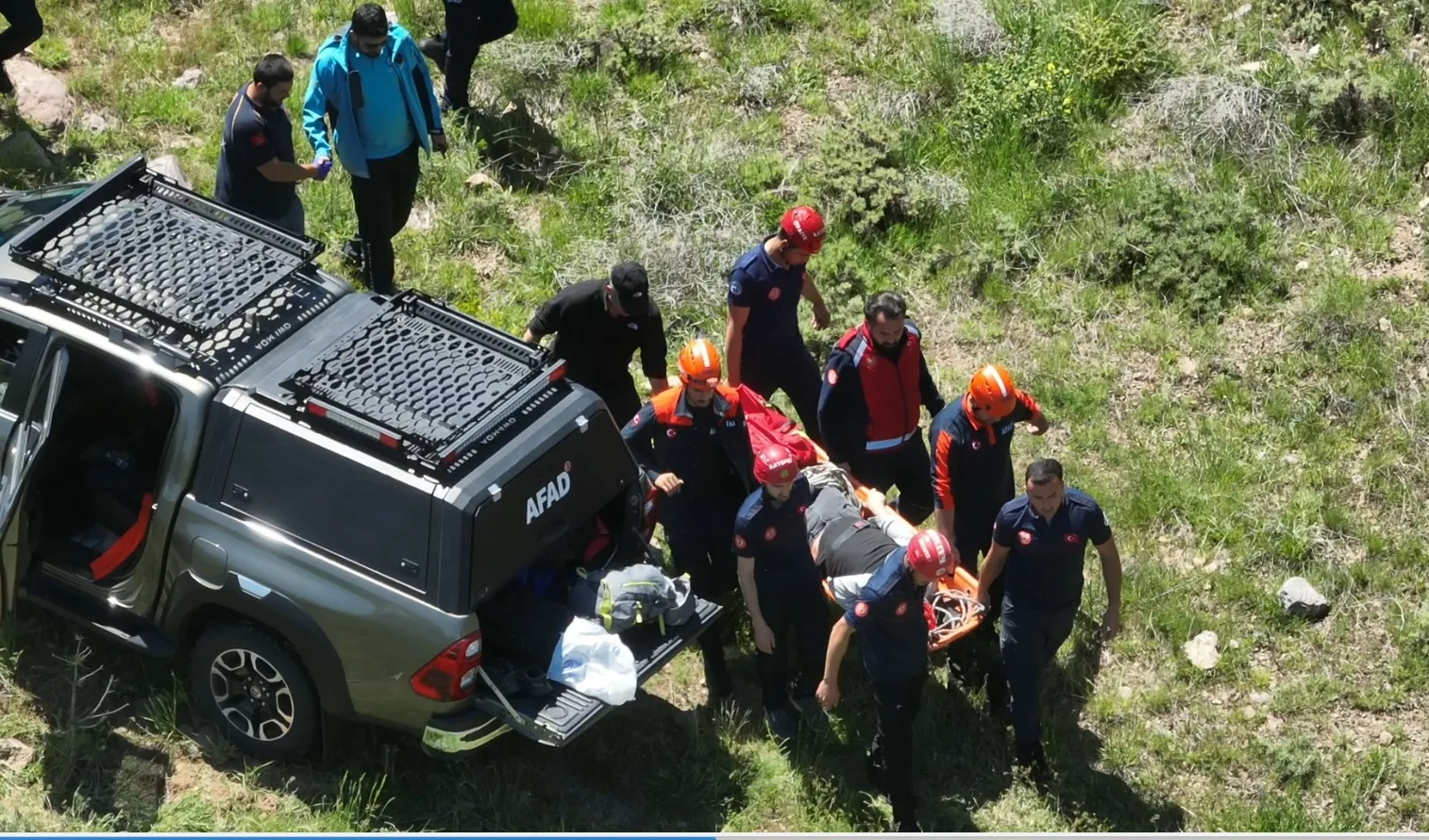 Kayseri Kırlangıç Vadisi'nde piknik yaparken kayalıklardan aşağı düştü