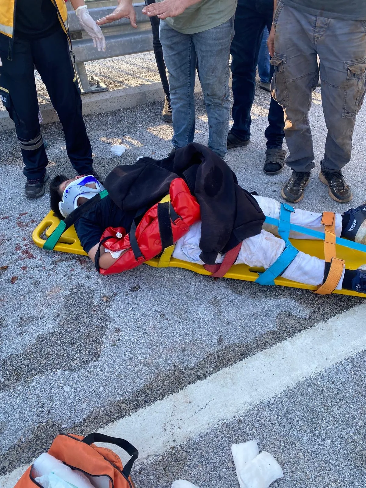 Bartın'da tarım aracı köprü korkuluklarına çarptı 3 yaralı