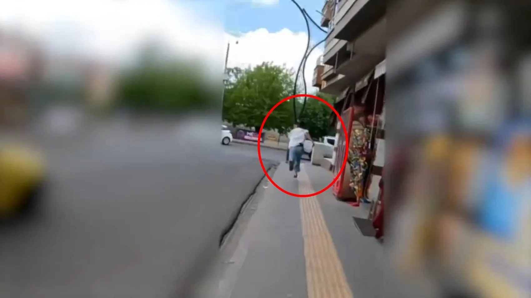 Bingöl sokaklarında polisin şüpheli takibi kameraya yansıdı
