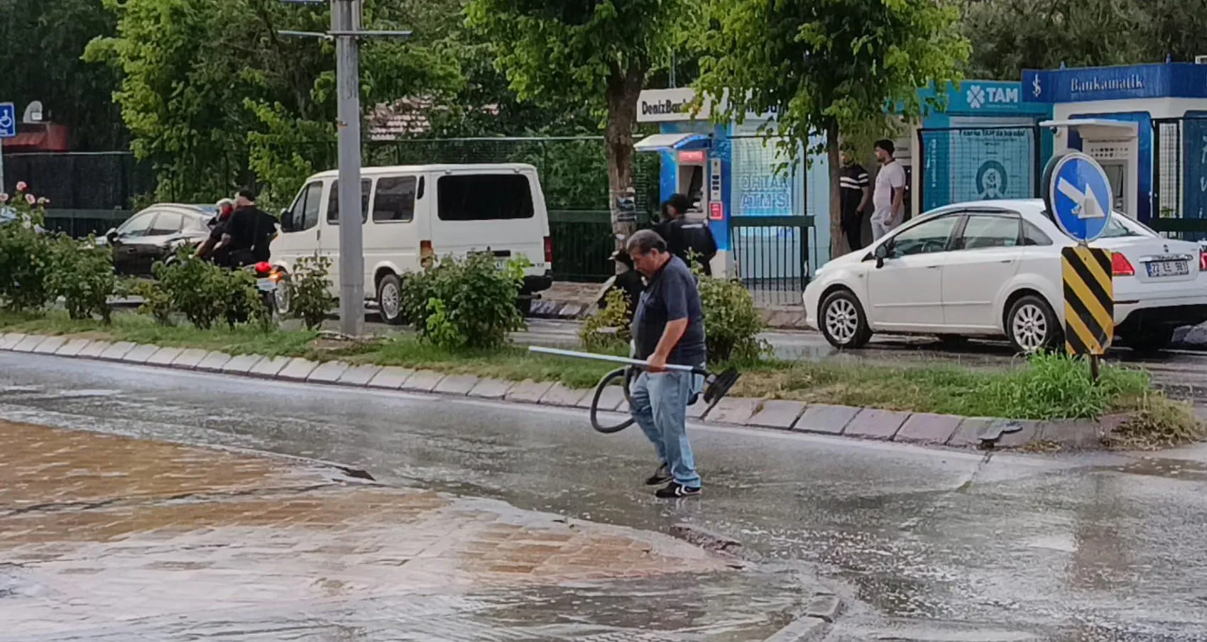 Trakya’da sağanak hayatı felç etti