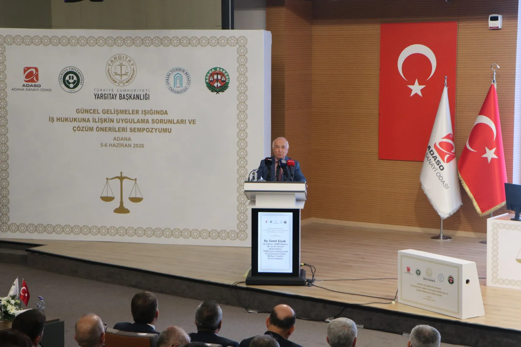 Cemil Çiçek'ten hukuk sistemi için öz eleştiri