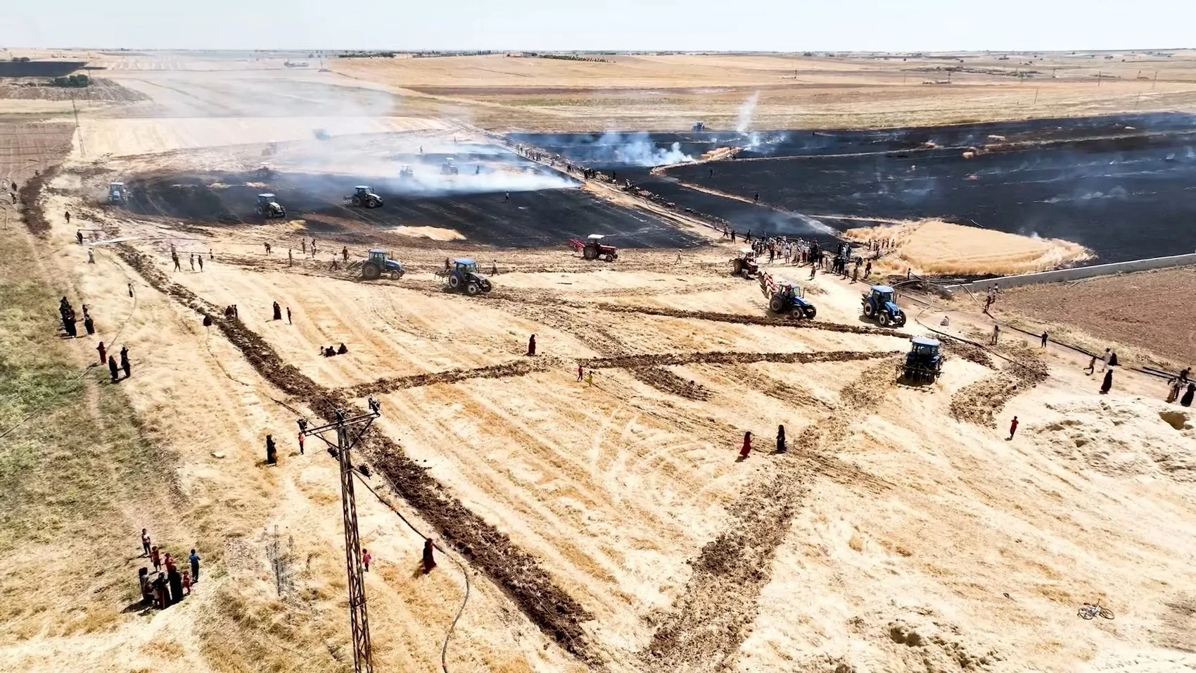 Şanlıurfa tarlalarında anız yangını alarmı